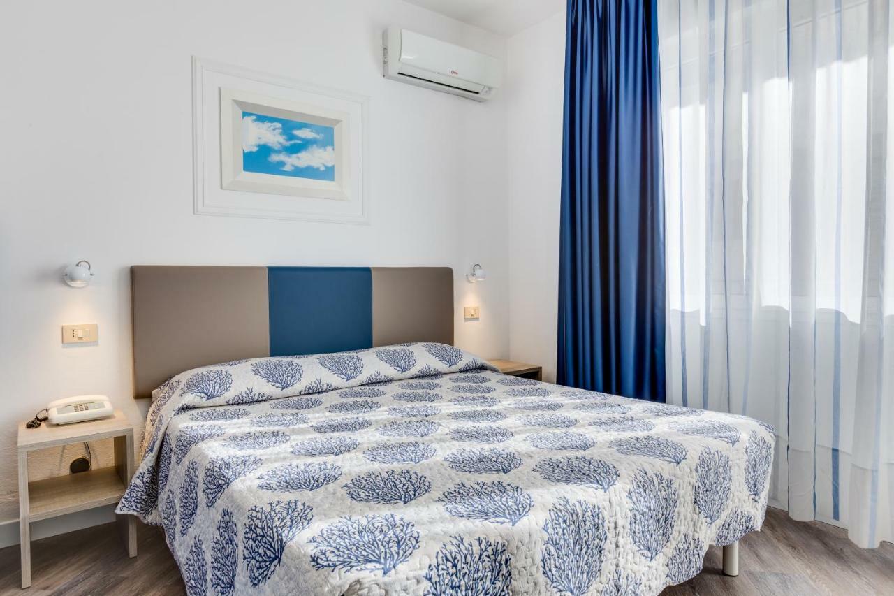 Hotel Manila Лидо-ди-Езоло Номер фото